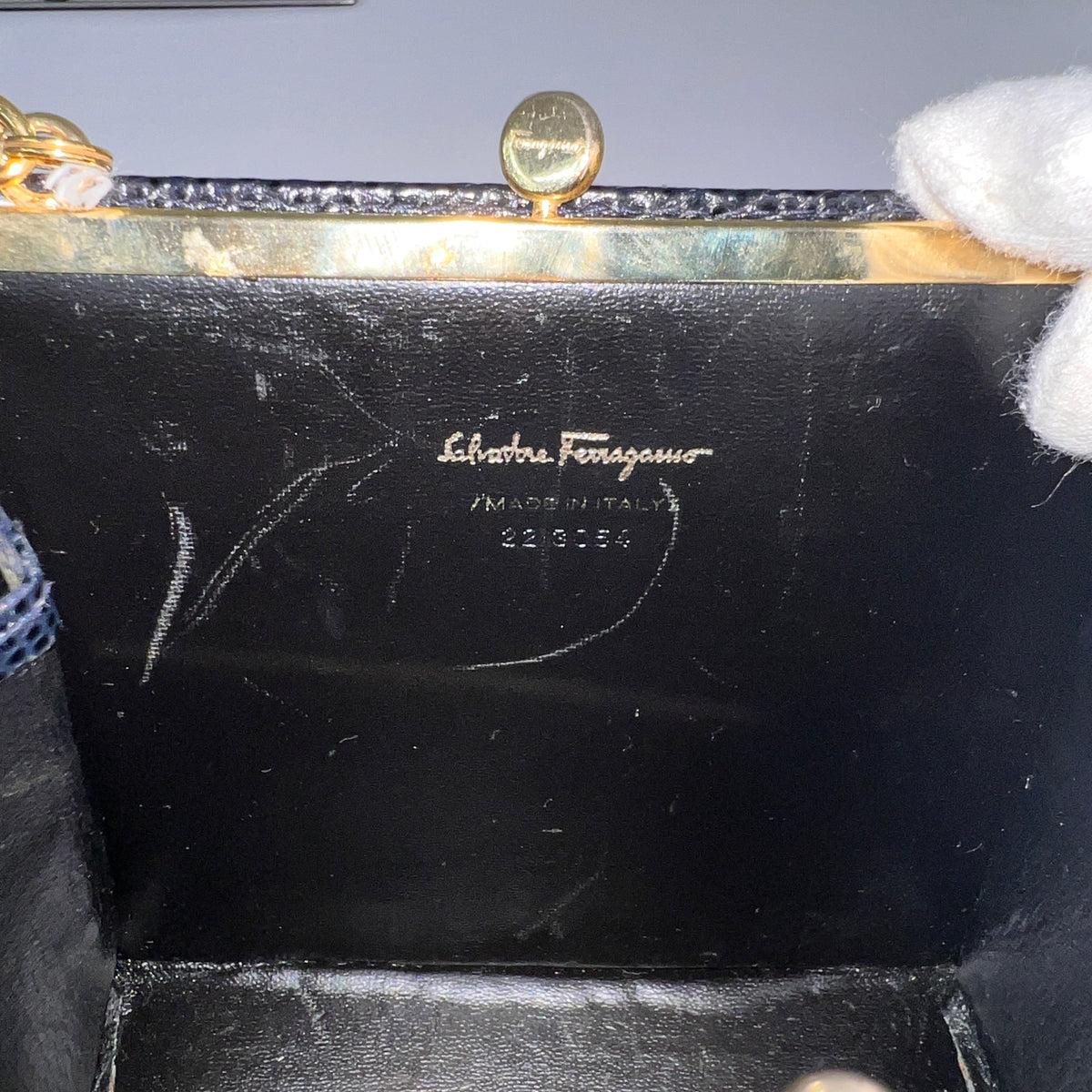Ferragamo Navy Shoulder Bags A-16446