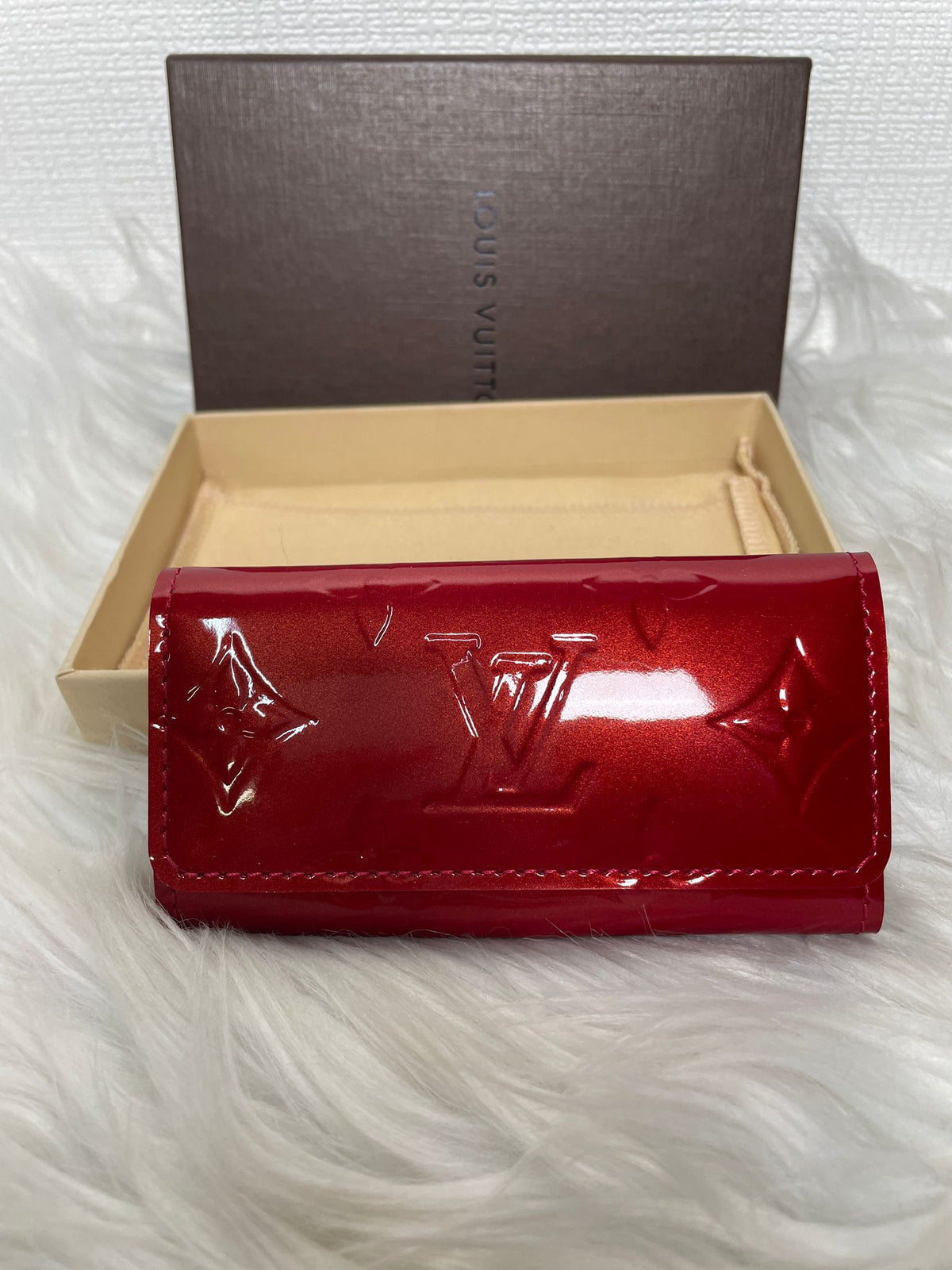 Louis Vuitton Red Small goods A-15386