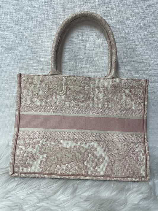 Dior Pink A-13997