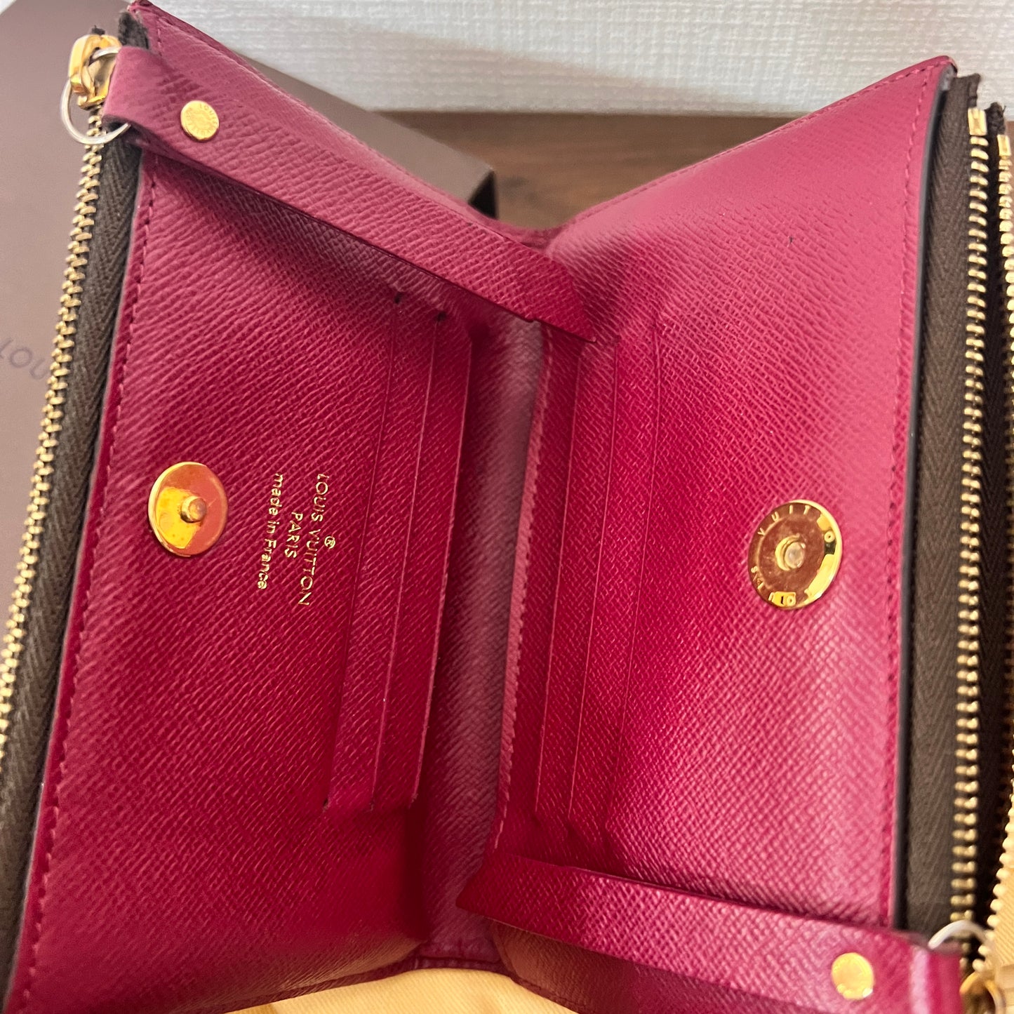 Louis Vuitton Brown A-14023