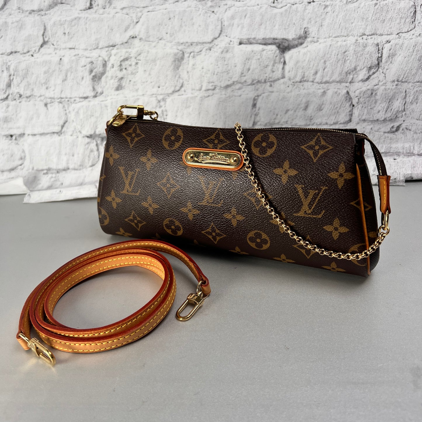 Louis Vuitton Brown Shoulder Bags A-14438
