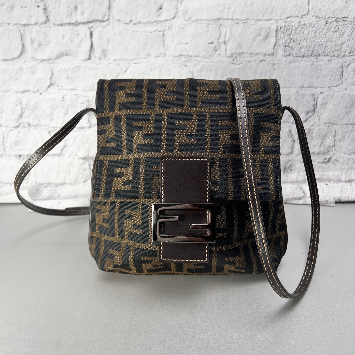 Fendi Brown Shoulder Bags A-14593