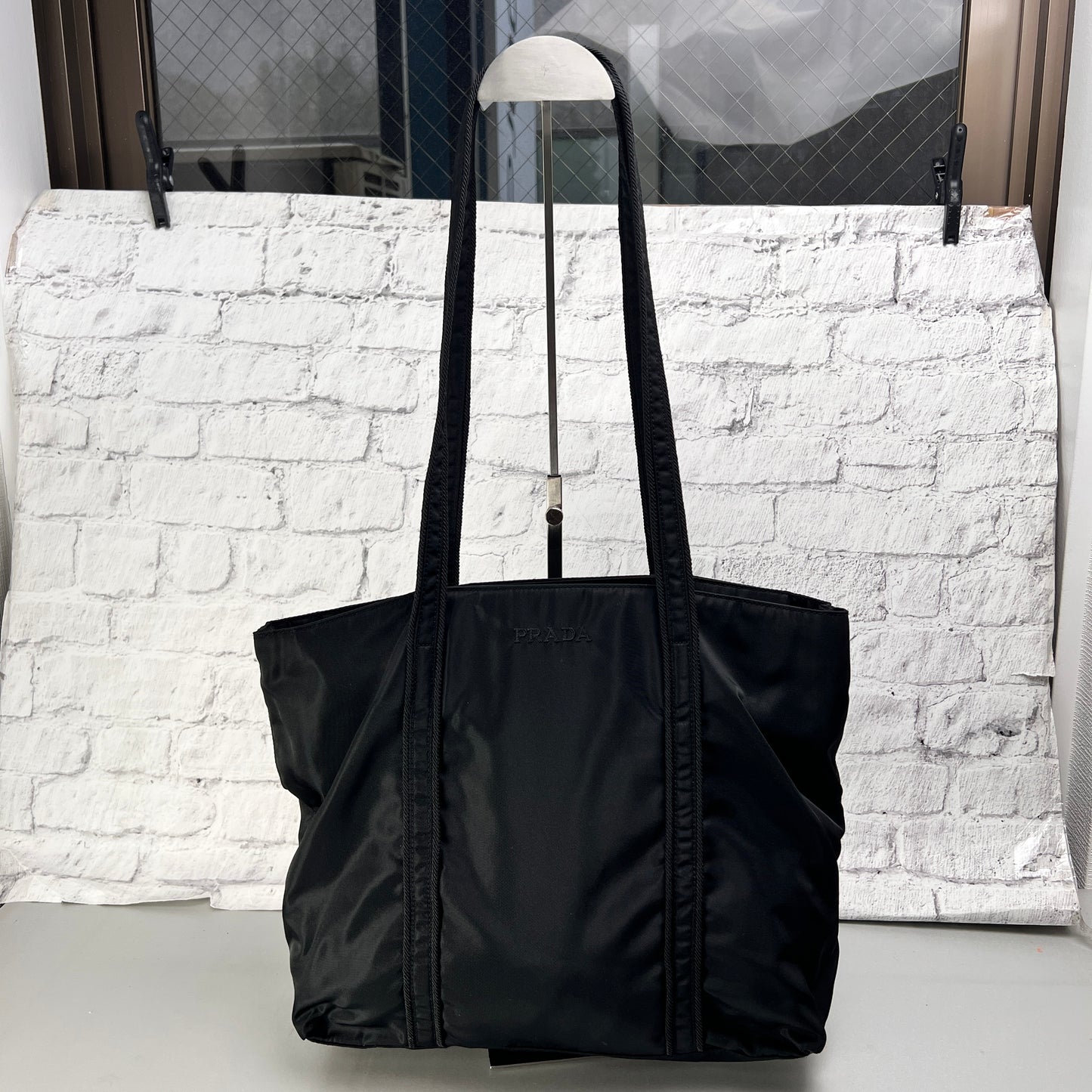 Prada Black Tote Bags A-14735