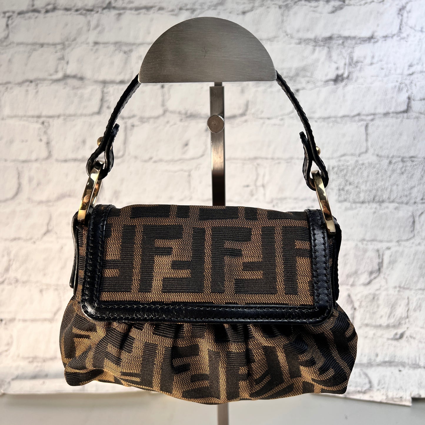 Fendi Brown Shoulder Bags A-15031