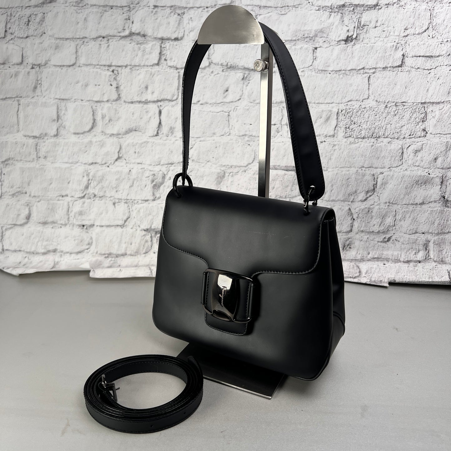 Ferragamo Black Shoulder Bags A-15074