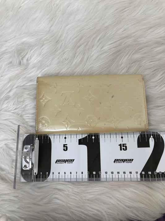 Louis Vuitton Beige Wallets A-15361