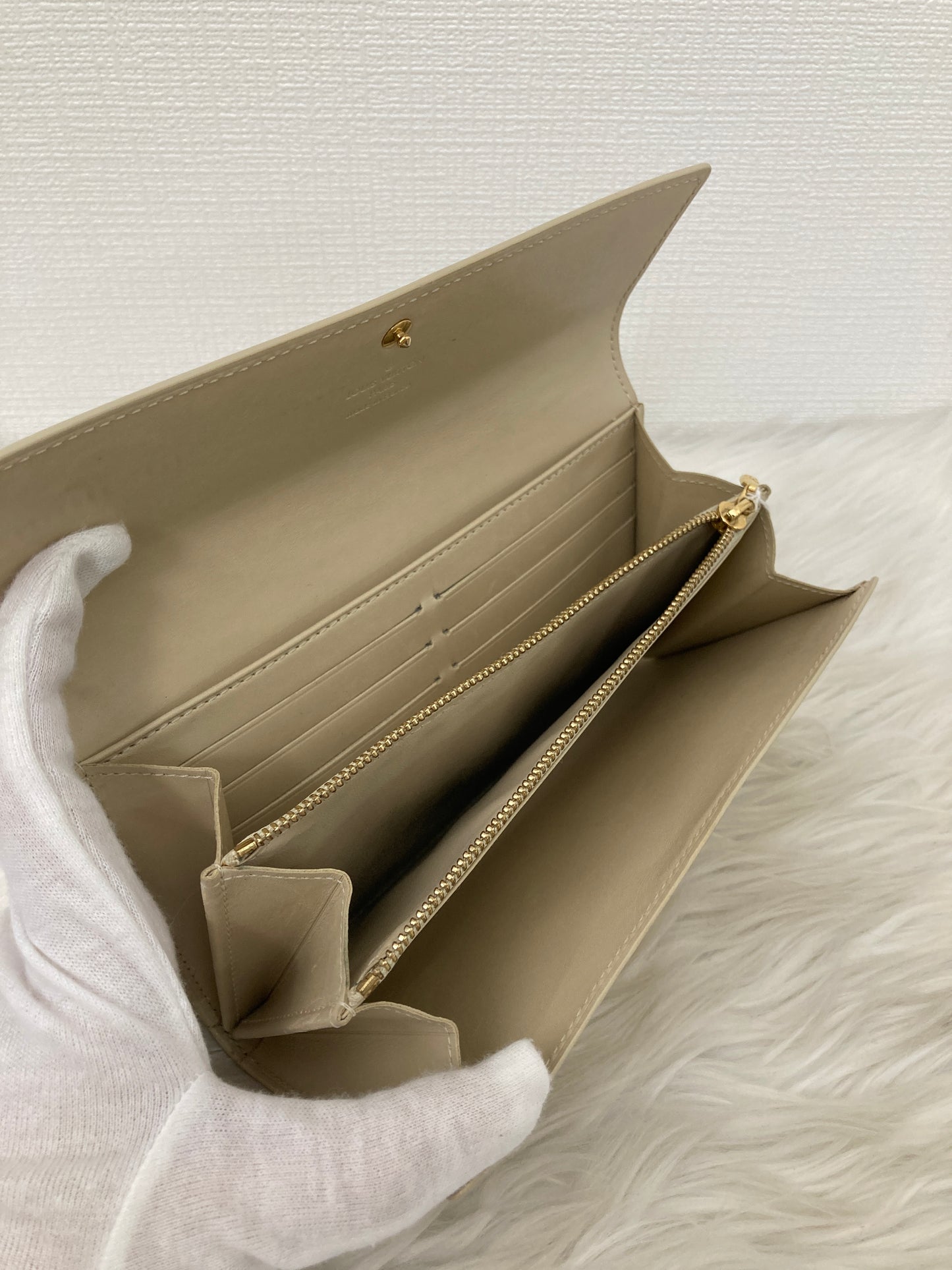 Louis Vuitton Beige Wallets A-15361