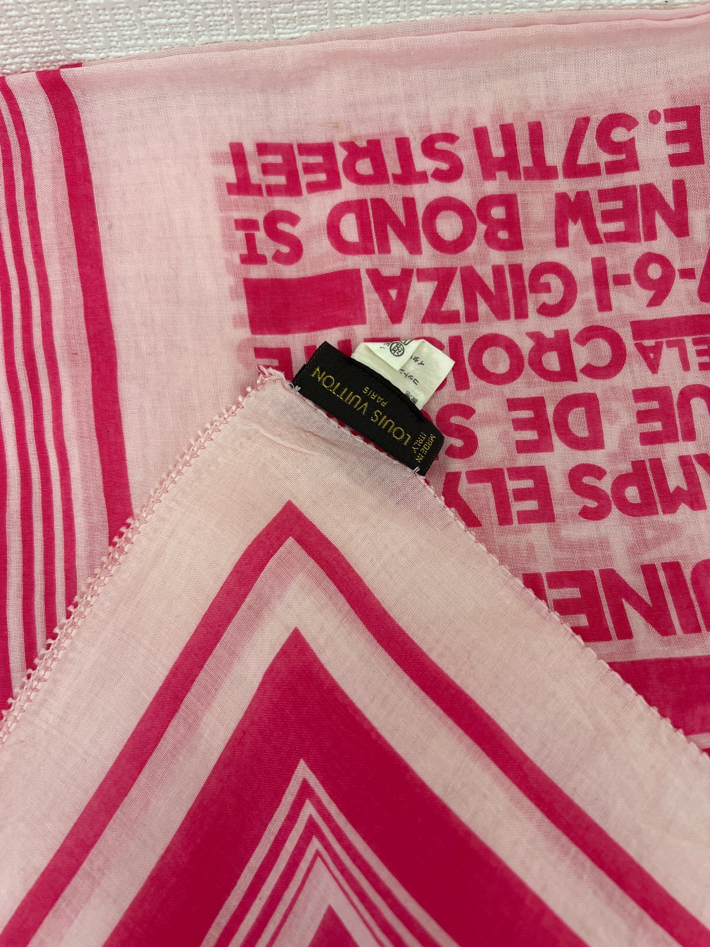 Louis Vuitton Pink Scarves A-15408