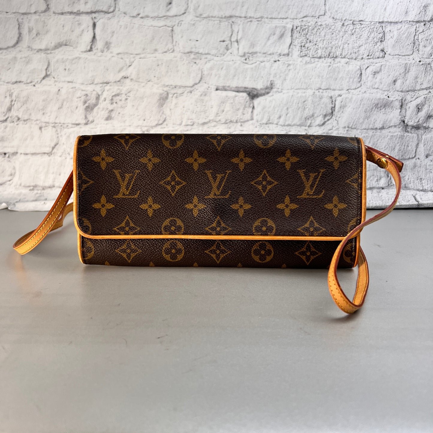 Louis Vuitton Brown Handle Bags A-15515