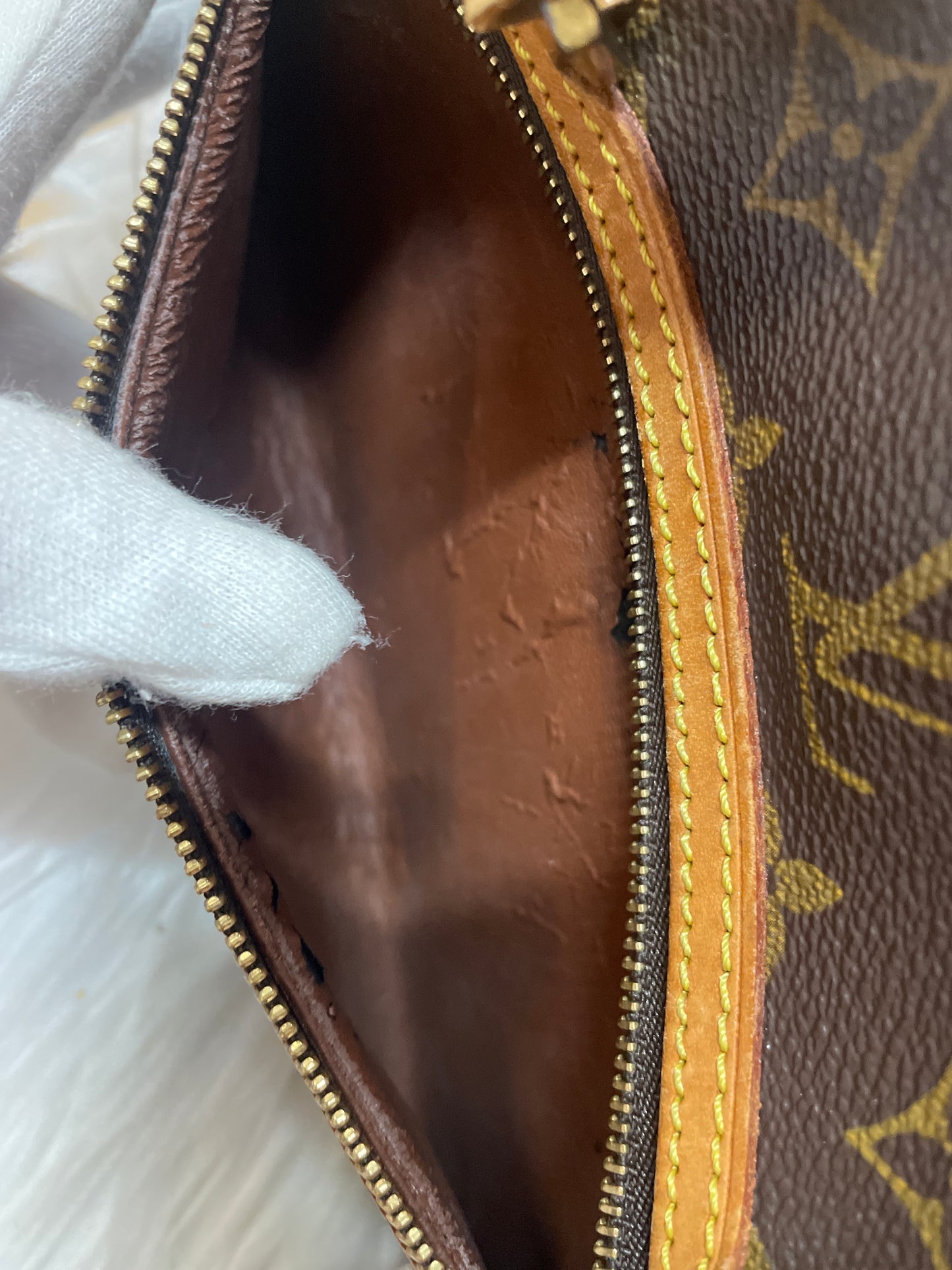 Louis Vuitton Brown Handle Bags A-15528