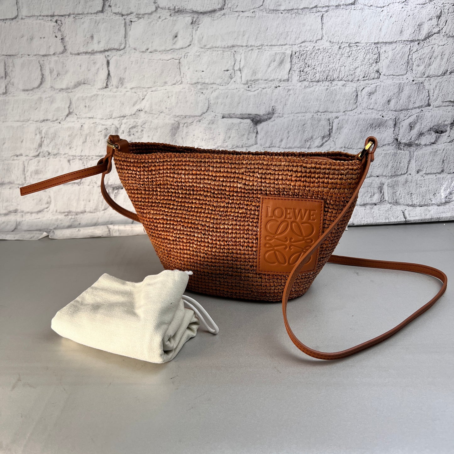 Loewe Brown Shoulder Bags A-15535