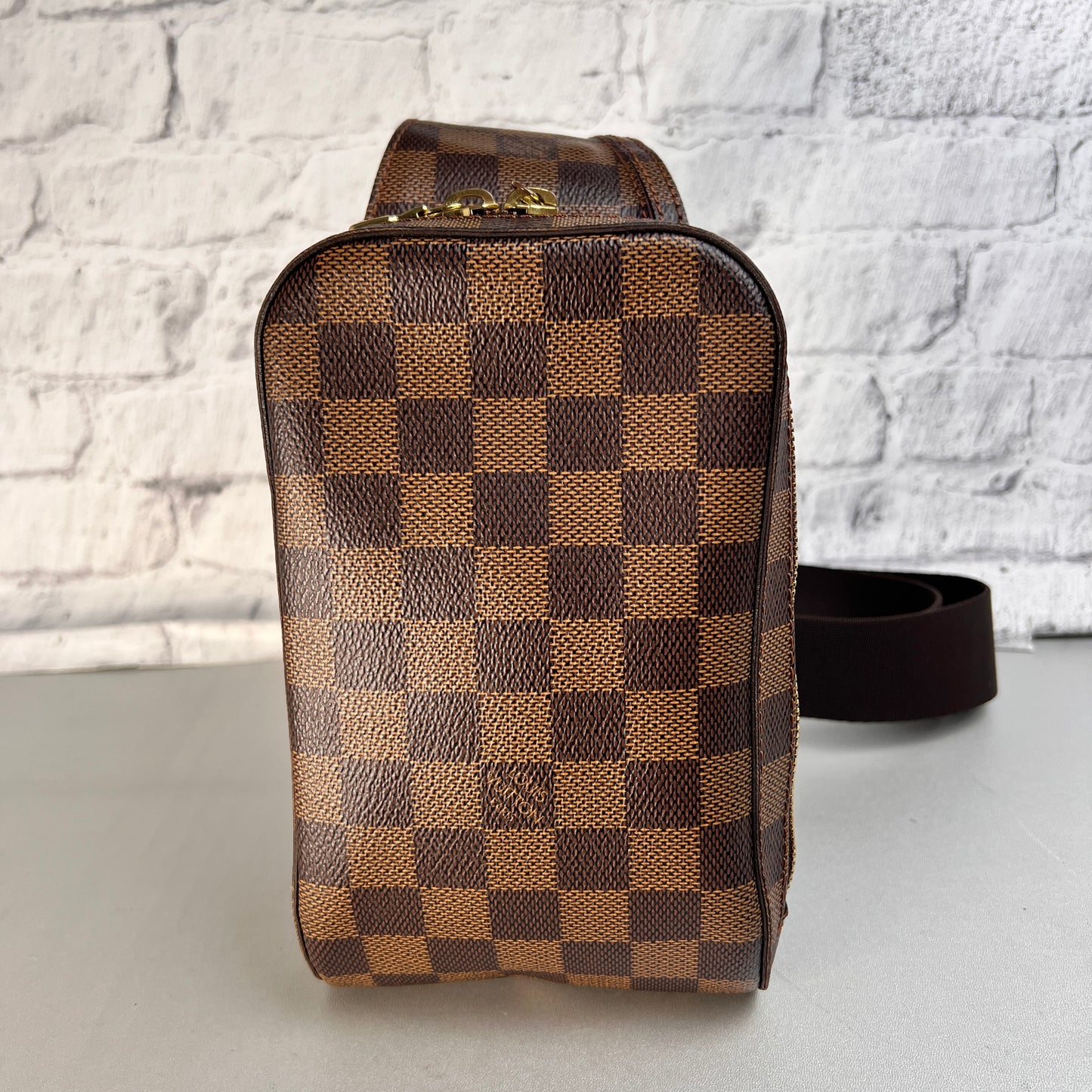 Louis Vuitton Black Shoulder Bags A-15548