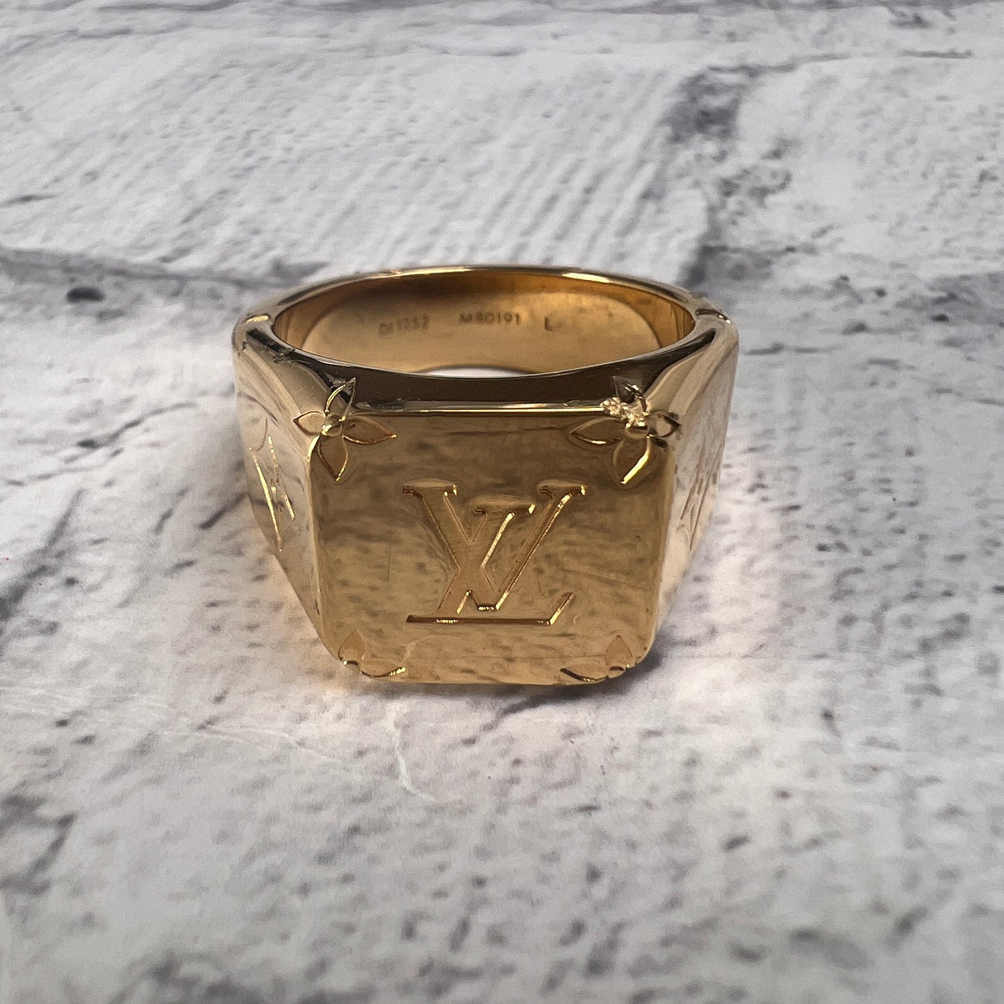 Louis Vuitton Gold Small goods A-15601