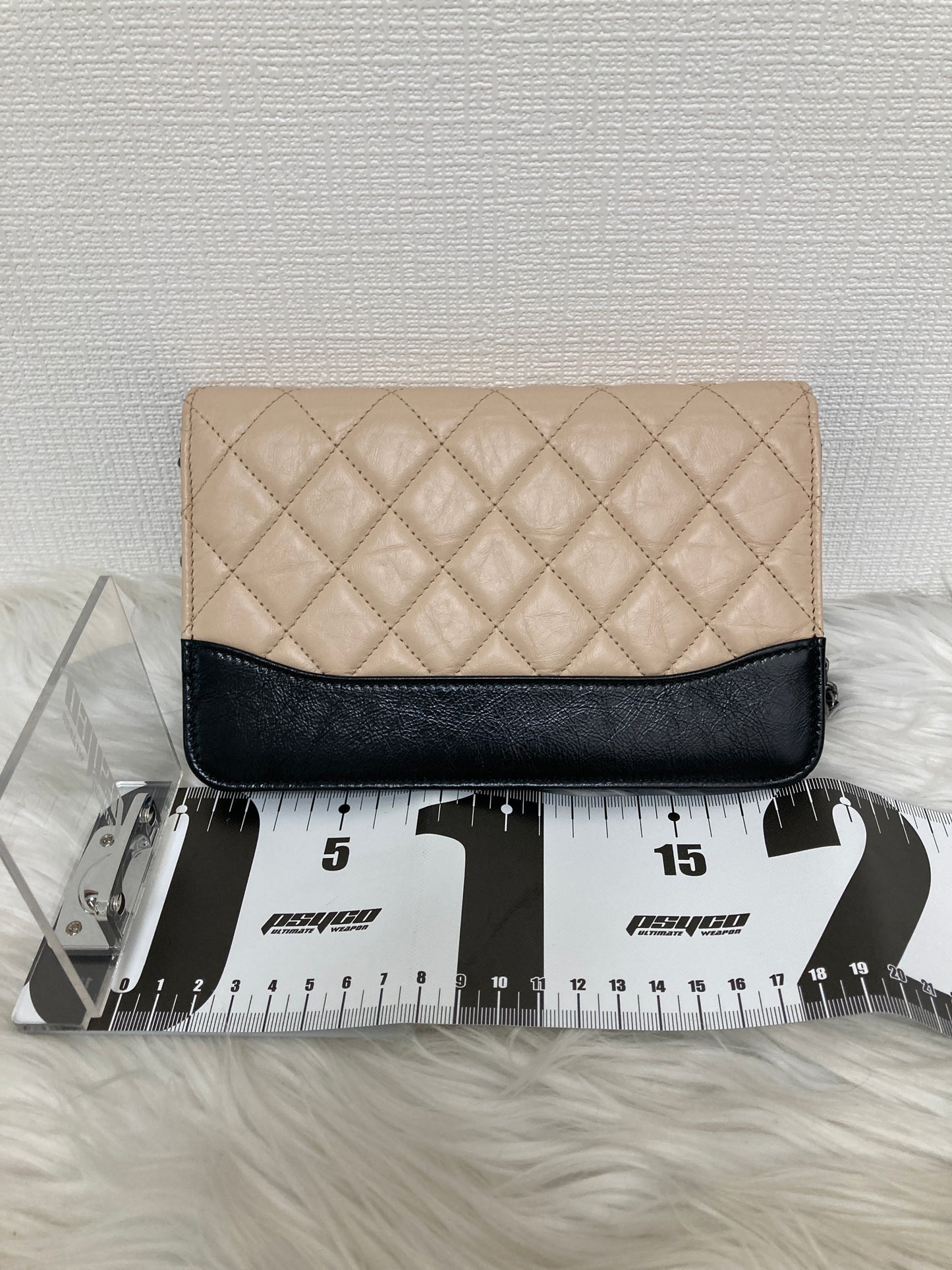 Chanel Beige Shoulder Bags A-15627