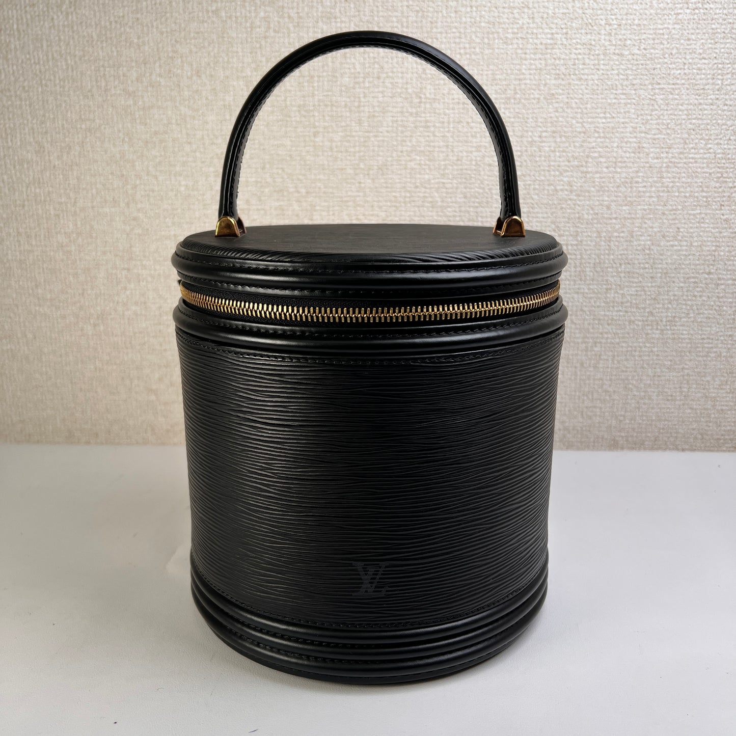 Louis Vuitton Black Handle Bags A-15718