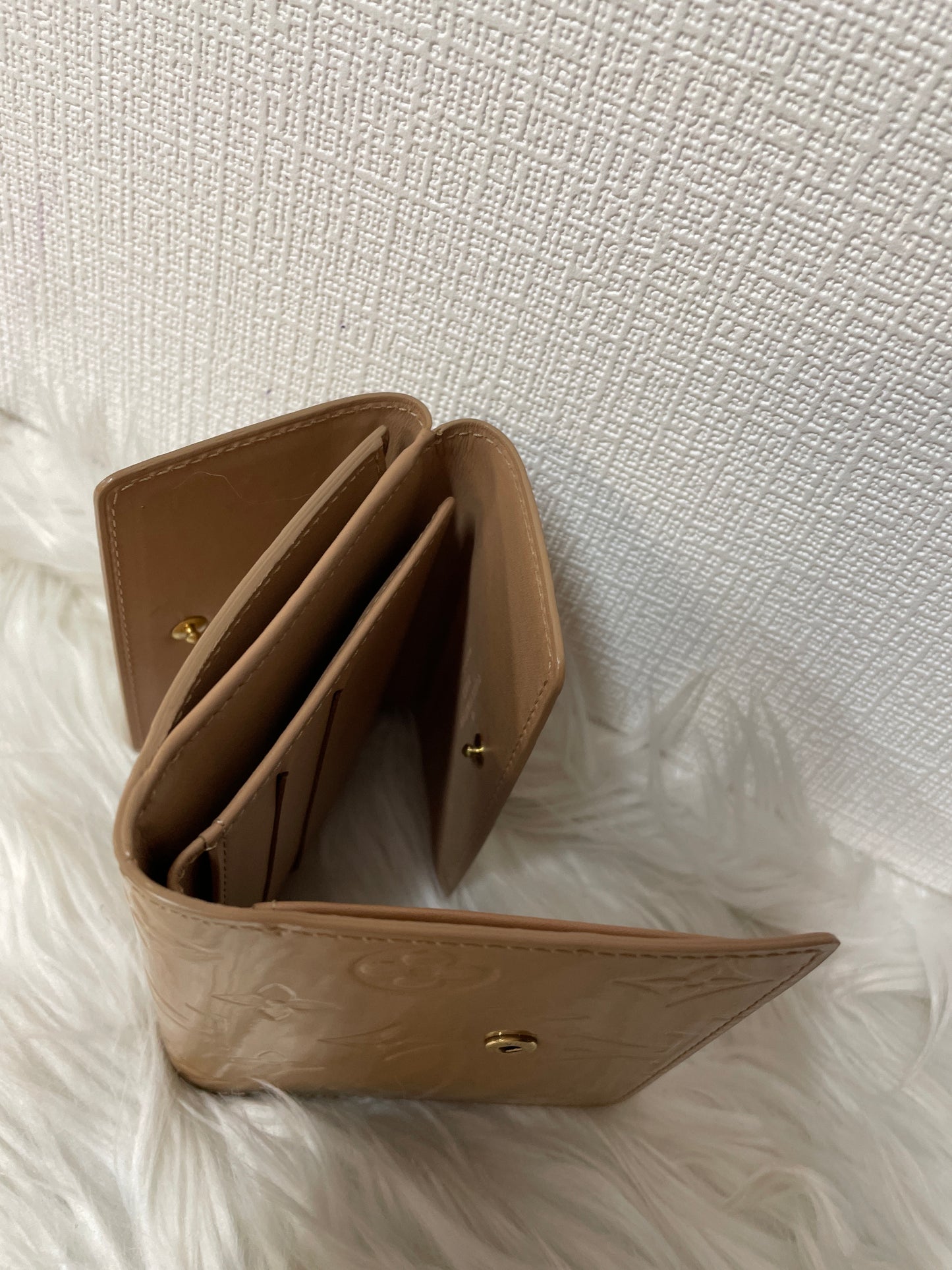 Louis Vuitton Beige Wallets A-15796