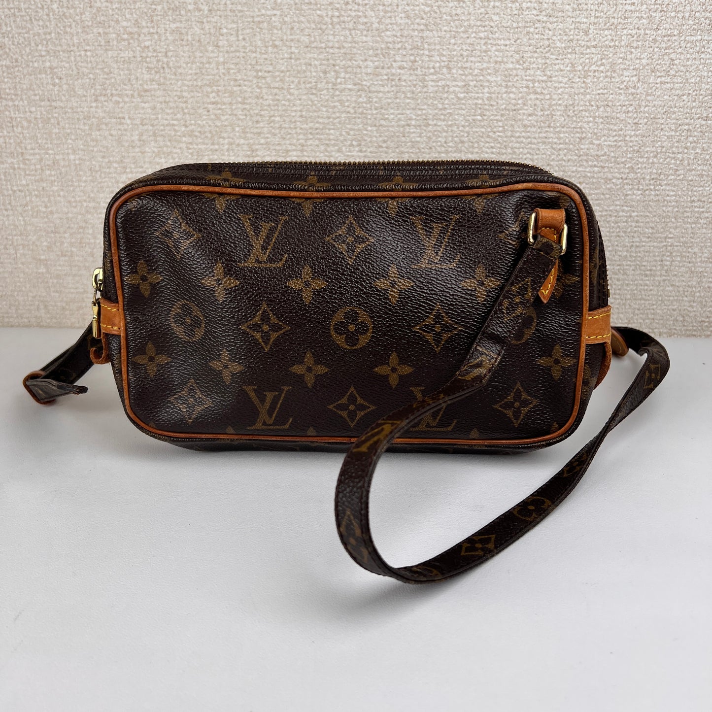 Louis Vuitton Brown Shoulder Bags A-15858