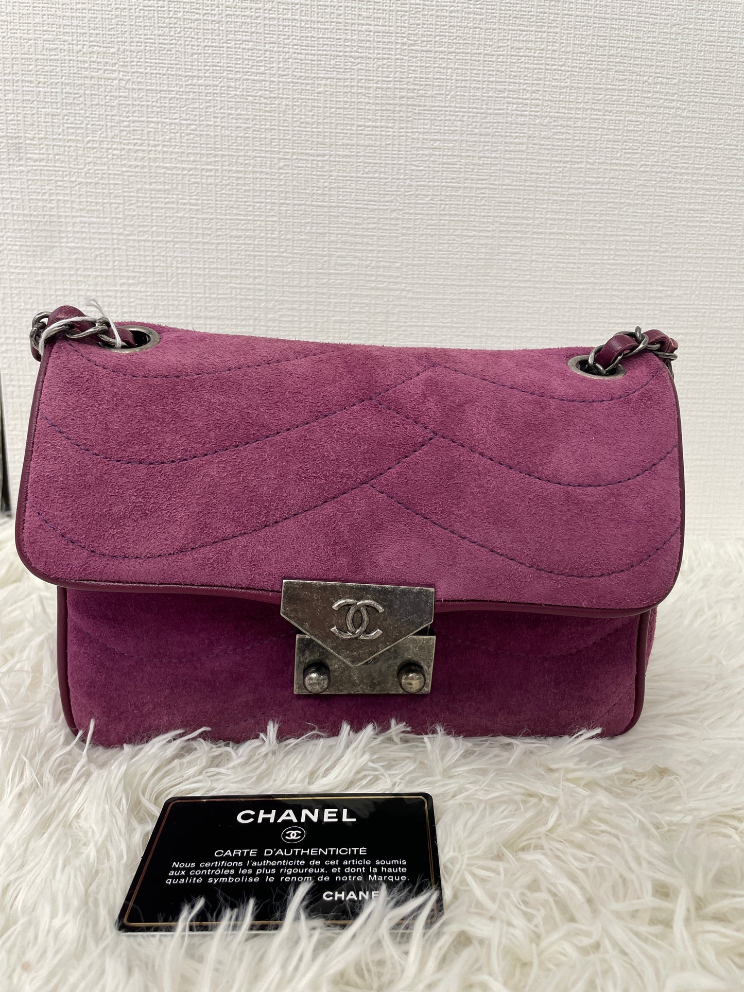 Chanel Purple Shoulder Bags A-15925