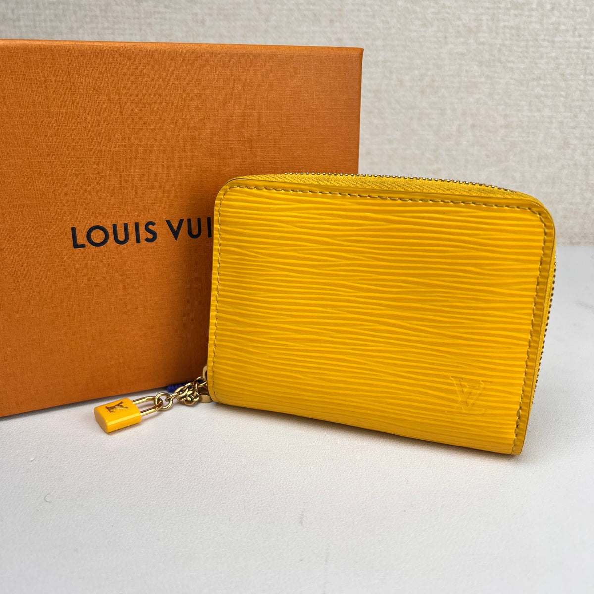 Louis Vuitton Yellow Wallets A-16022