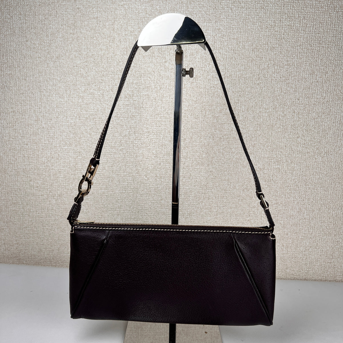 Ferragamo Bordeaux Handle Bags A-16057