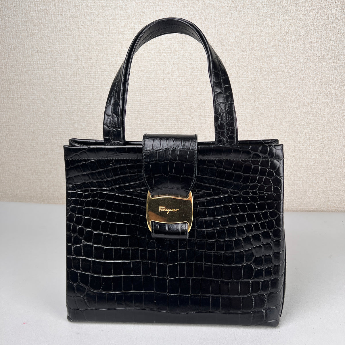 Ferragamo Black Handle Bags A-16076