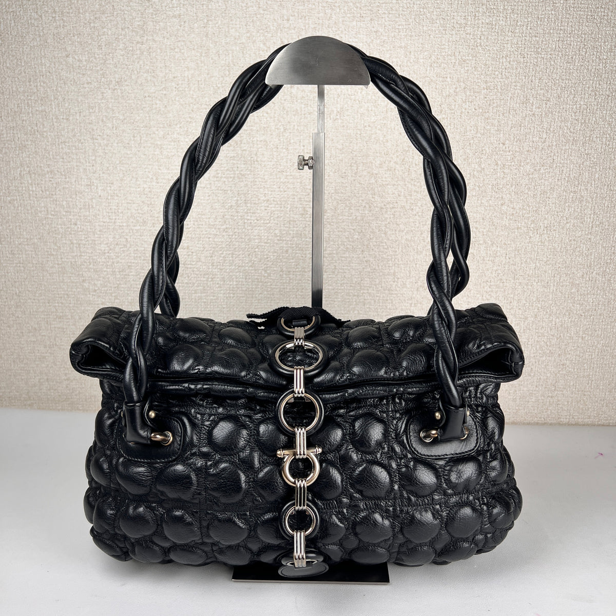 Ferragamo Black Shoulder Bags A-16077