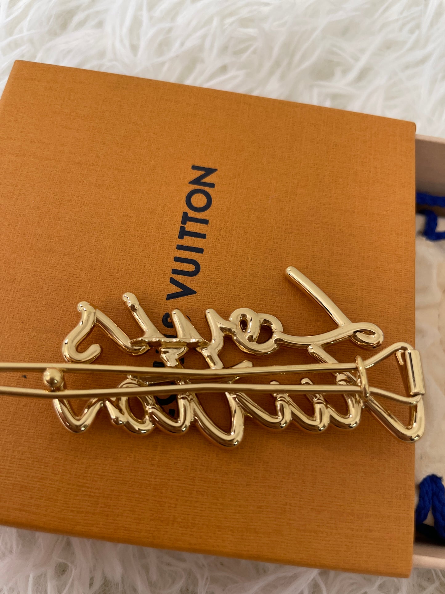 Louis Vuitton Gold Brooches A-16103