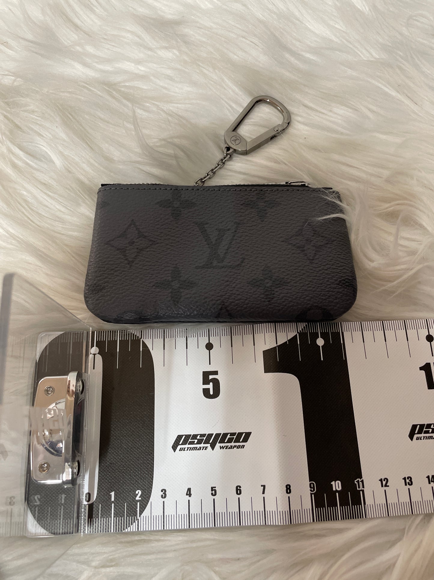 Louis Vuitton Gray Pouches A-16107