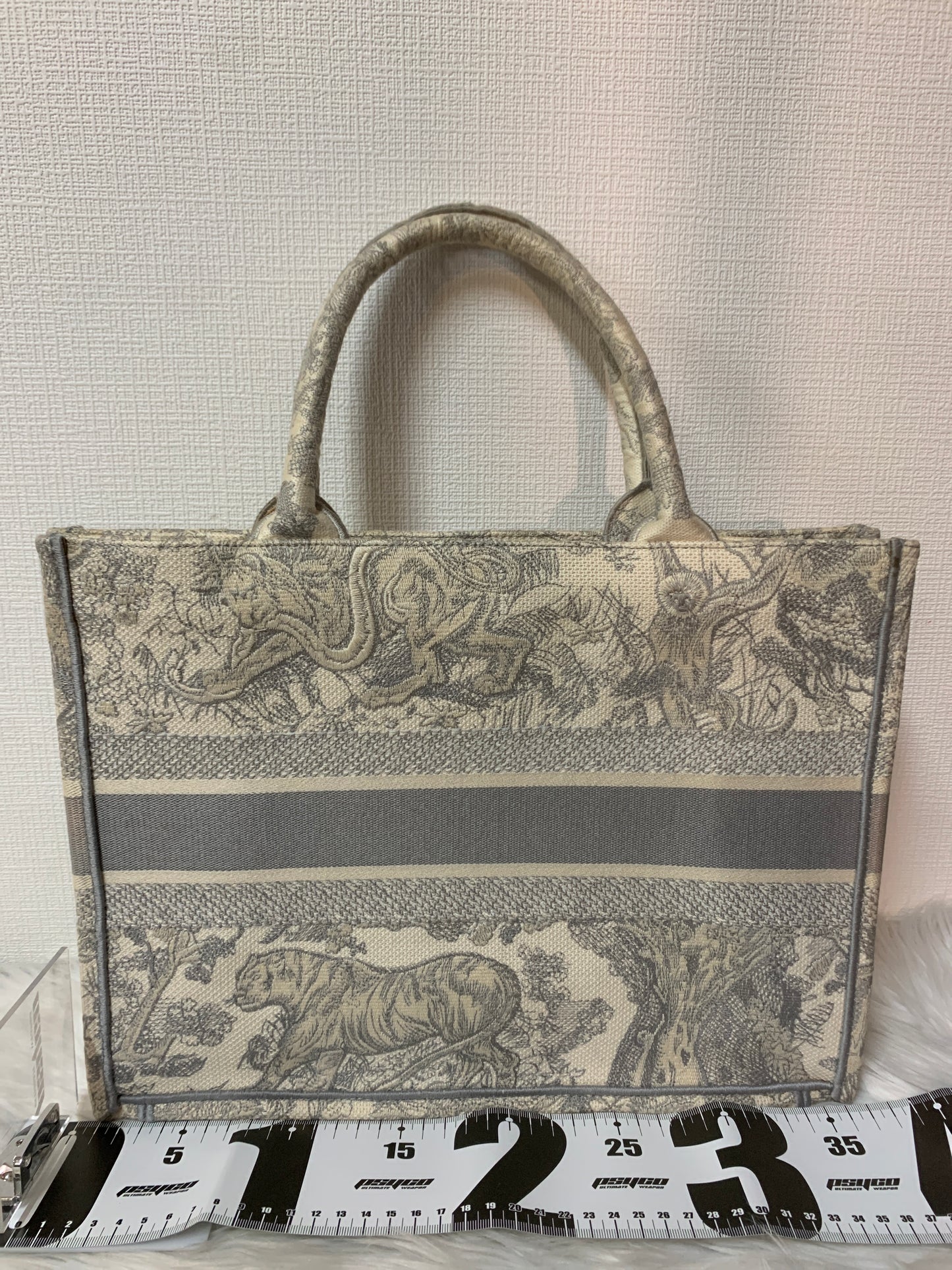 Dior Gray Tote Bags A-16144