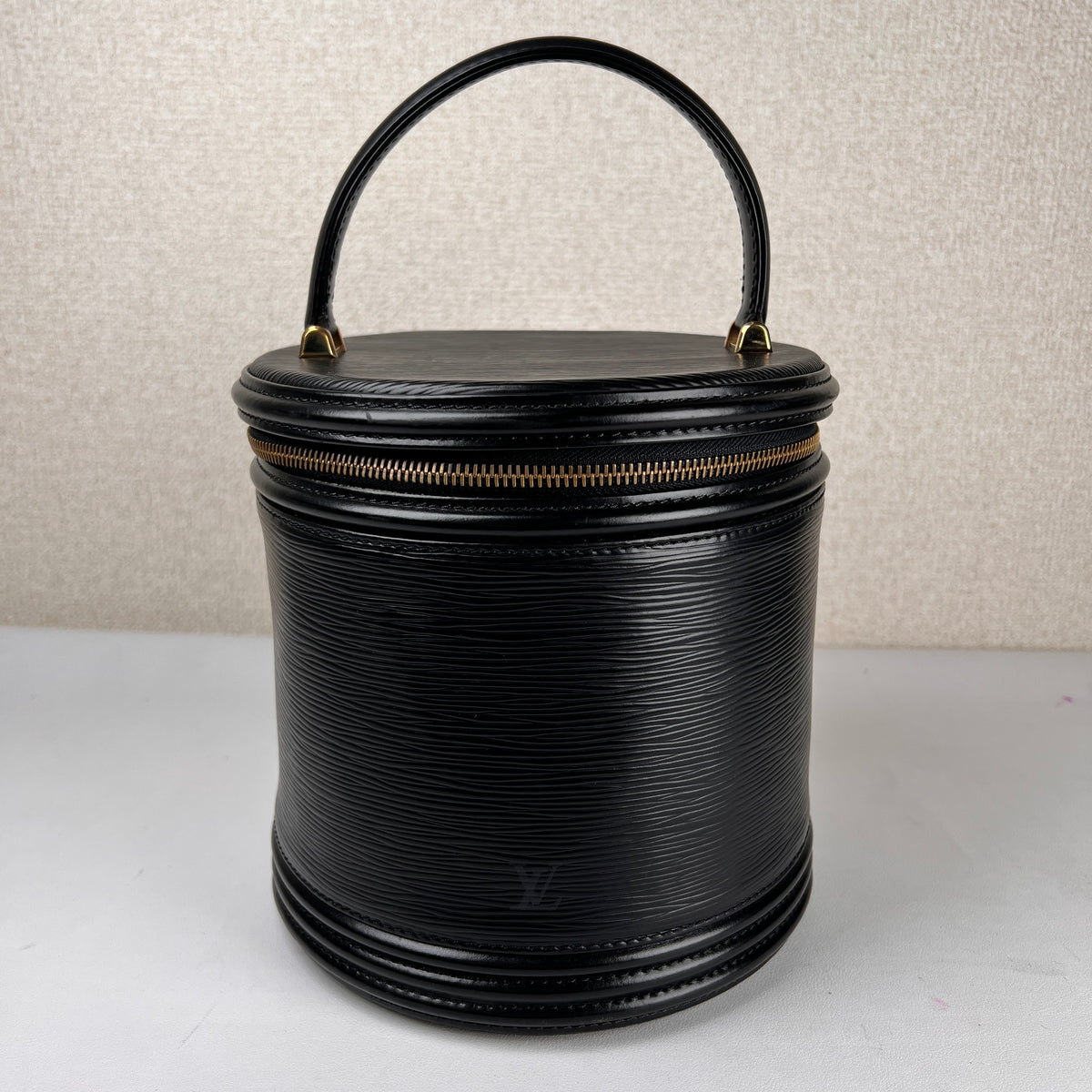 Louis Vuitton Black Handle Bags A-16198