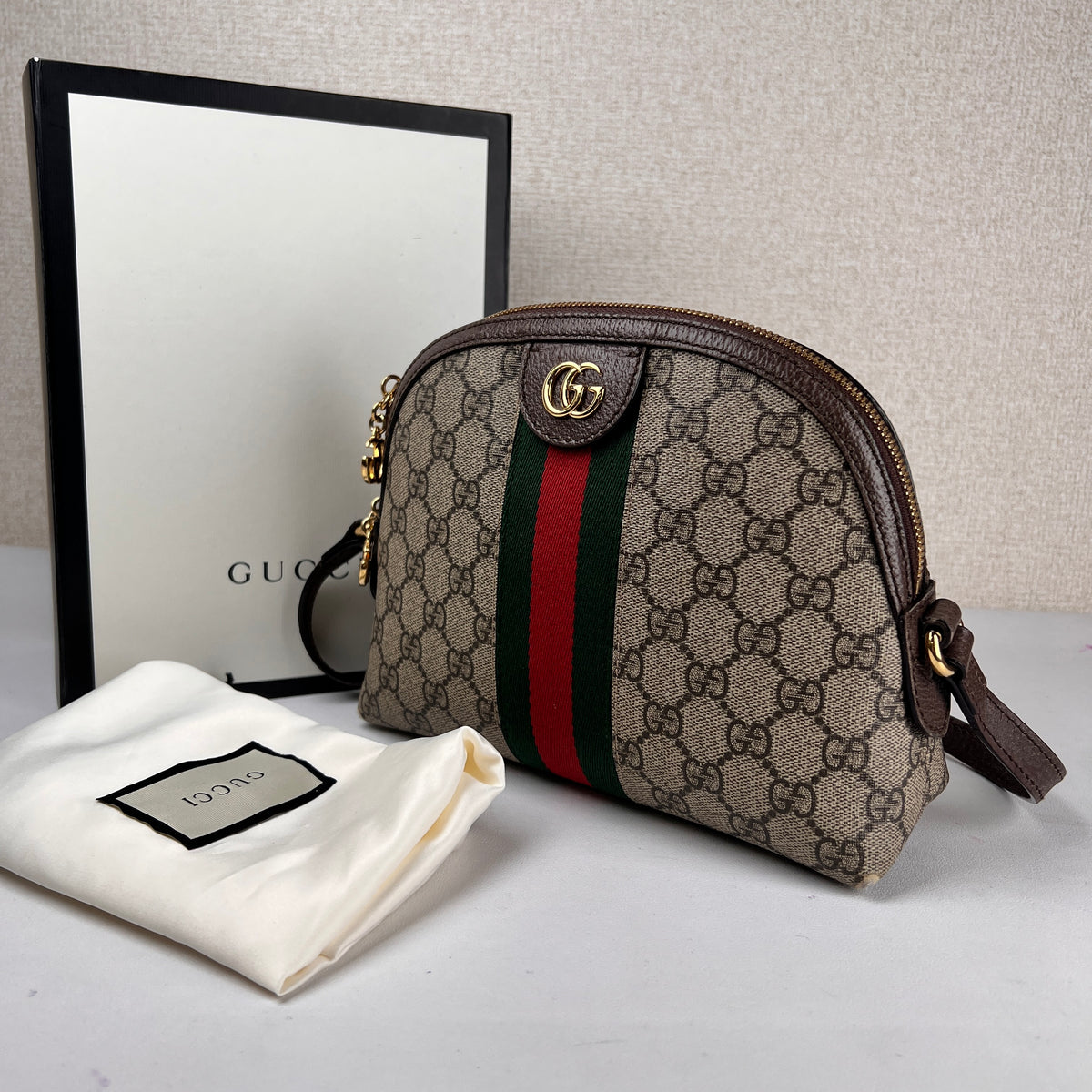 Gucci Gray Shoulder Bags A-16213