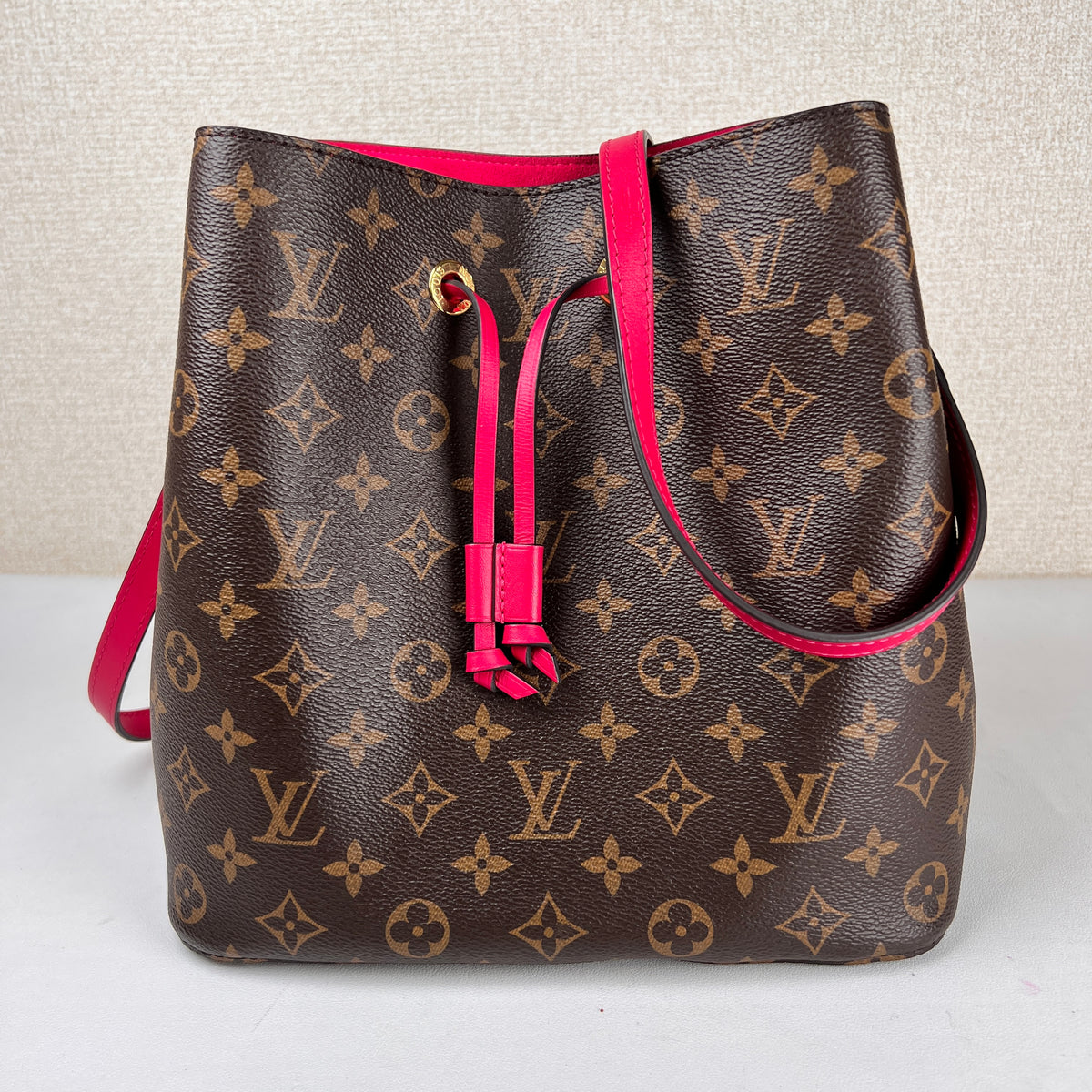 Louis Vuitton Brown Shoulder Bags A-16251