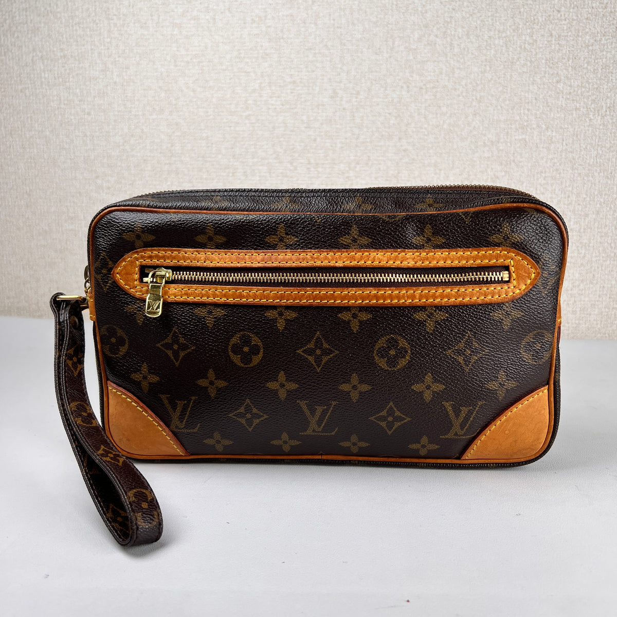 Louis Vuitton Brown Shoulder Bags A-16266