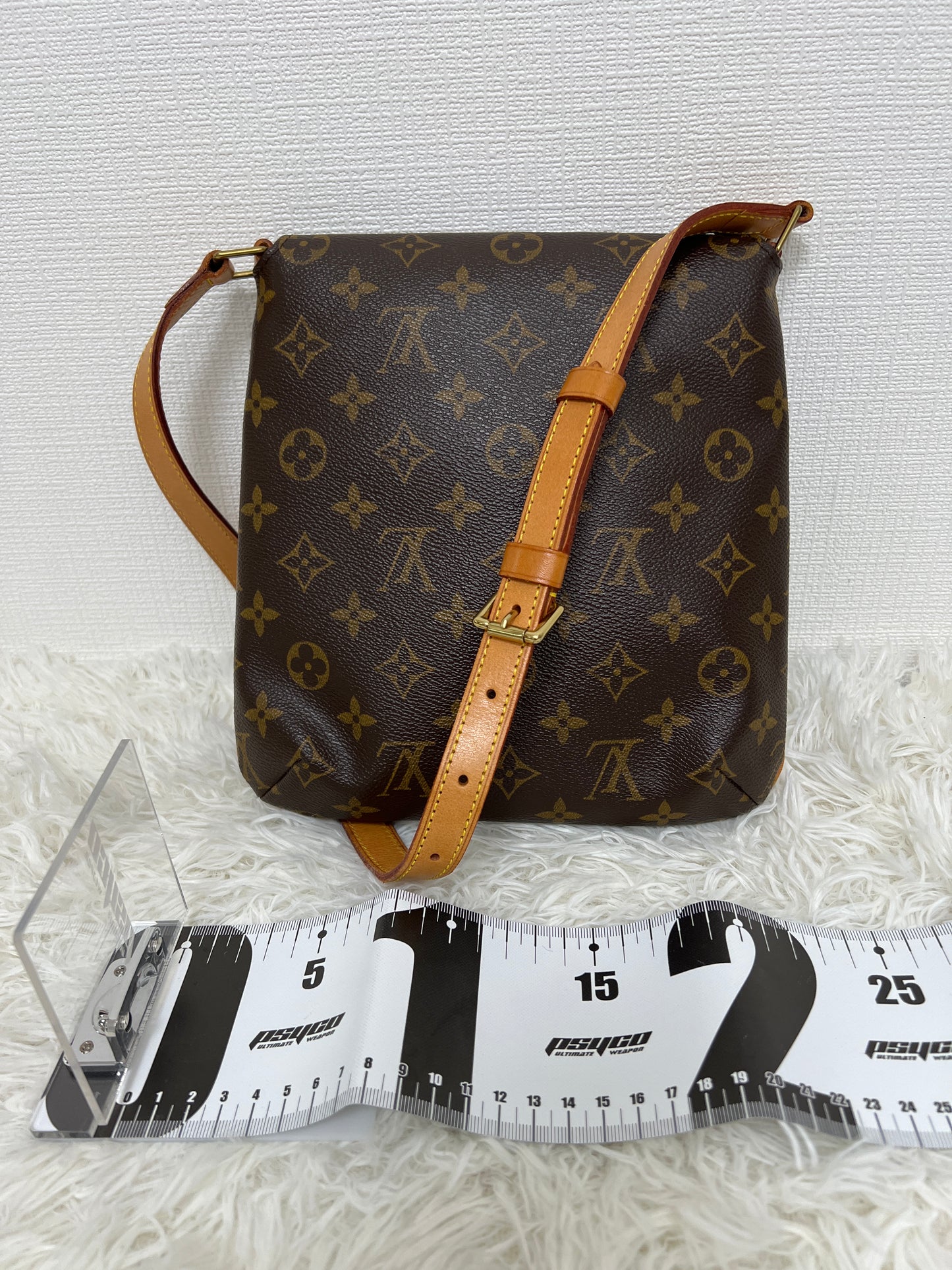 Louis Vuitton Brown Shoulder Bags A-16292