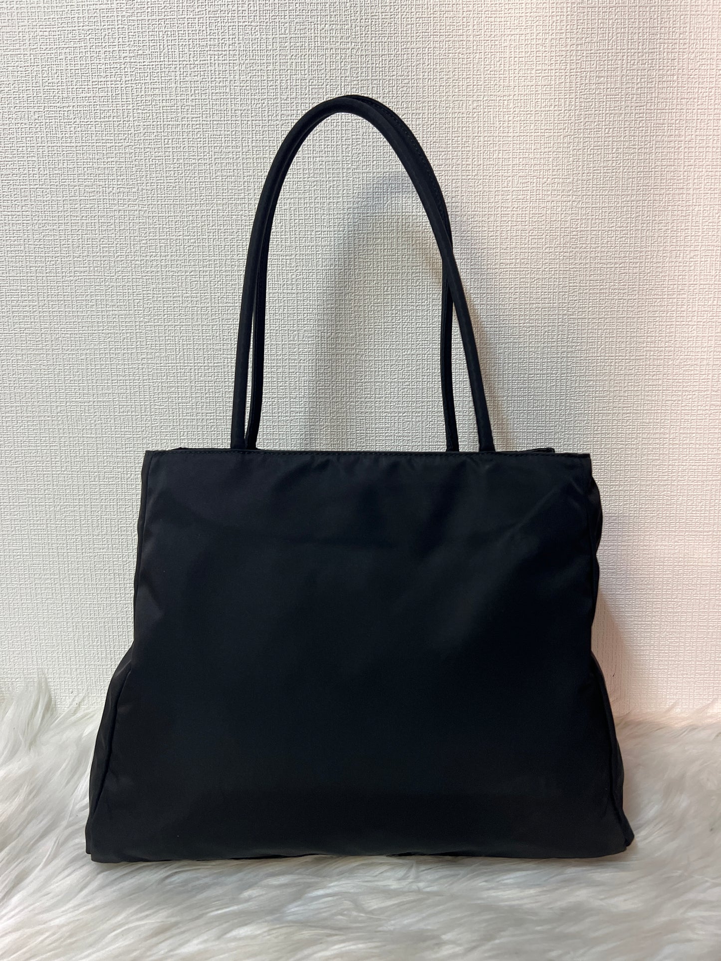 Prada Black Handle Bags A-16371