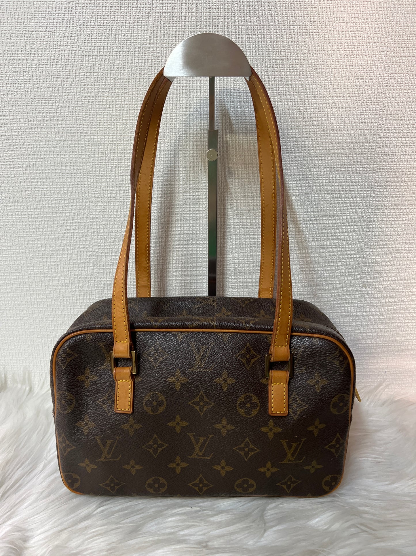 Louis Vuitton Brown Handle Bags A-16388