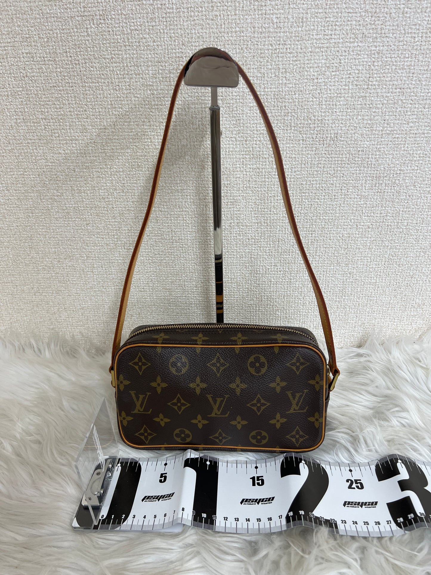 Louis Vuitton Brown Shoulder Bags A-16420
