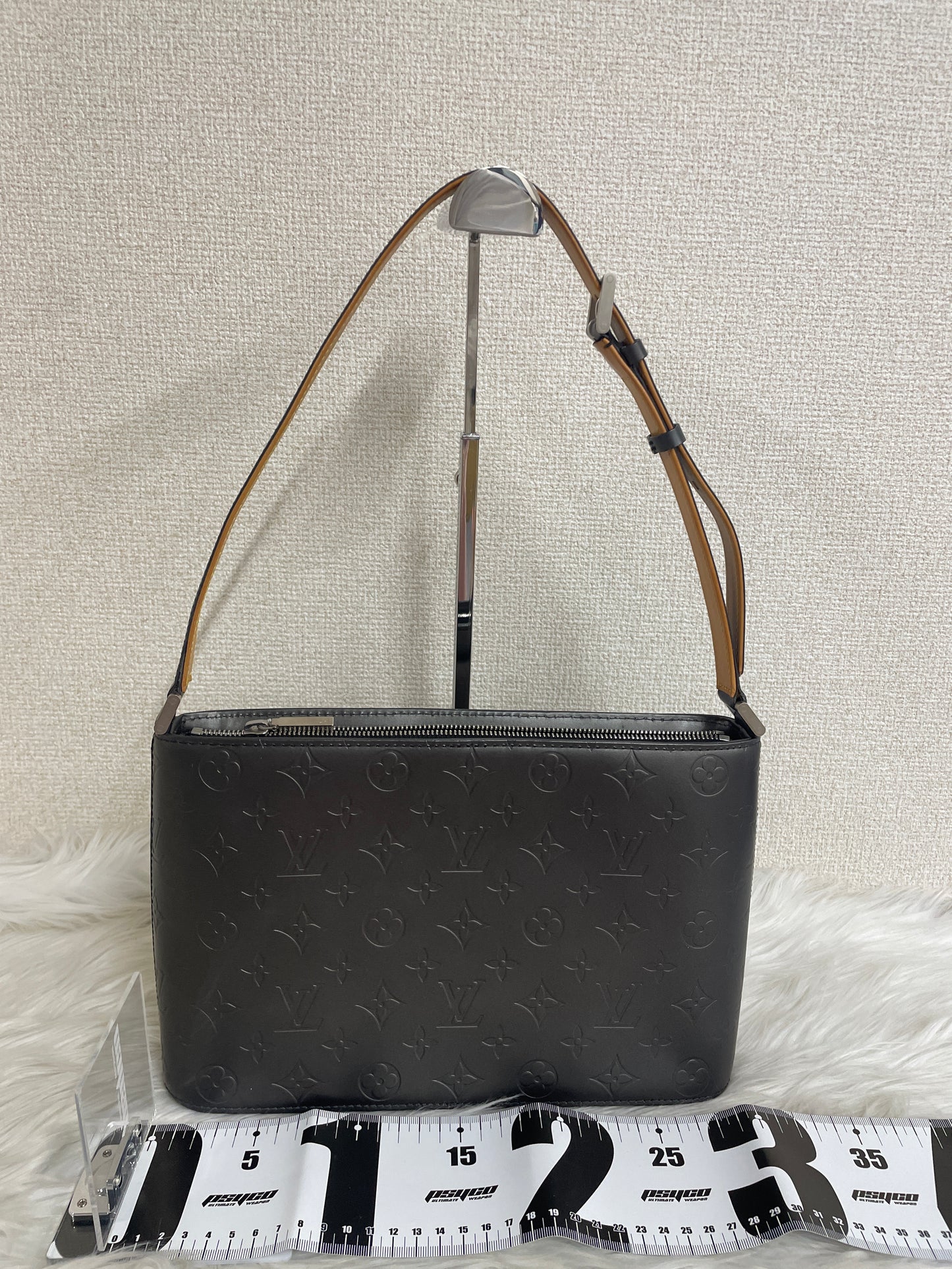 Louis Vuitton Gray Handle Bags A-16427