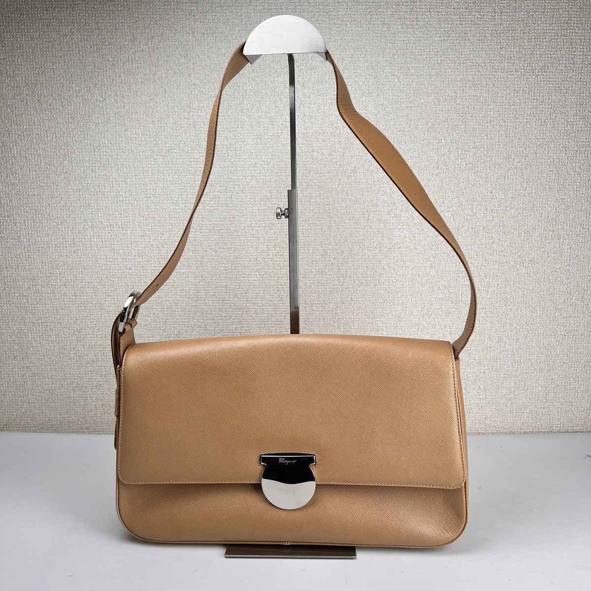 Ferragamo Beige Shoulder Bags A-16434