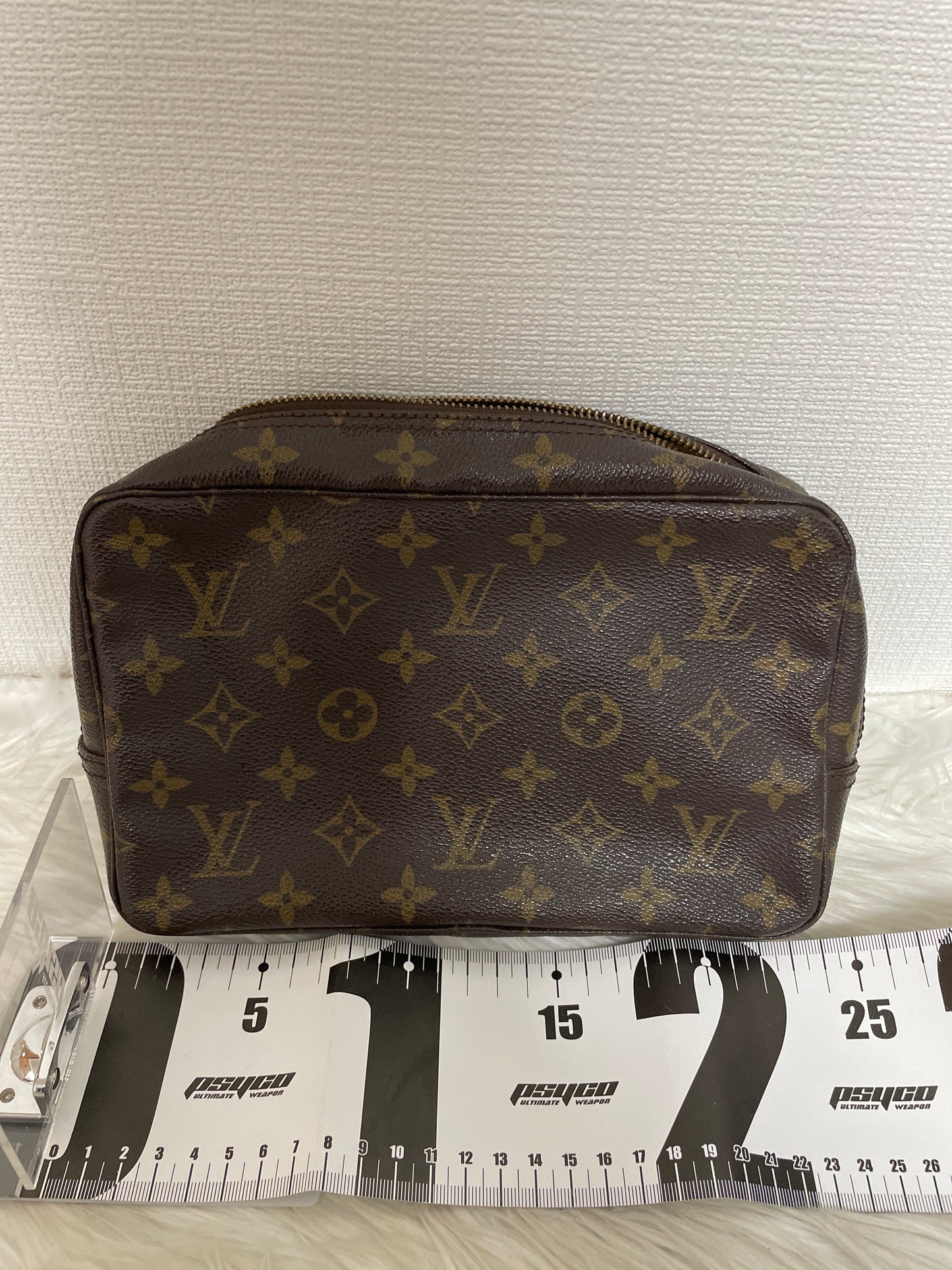 Louis Vuitton Brown Pouches A-16519