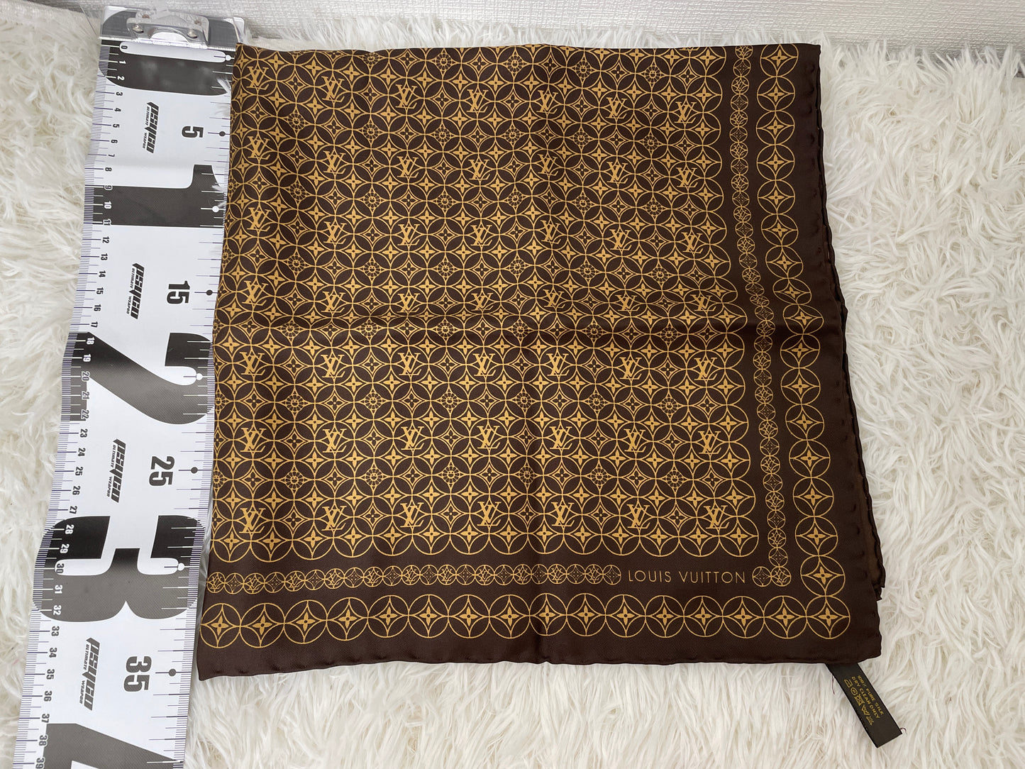 Louis Vuitton Brown Scarves A-16564