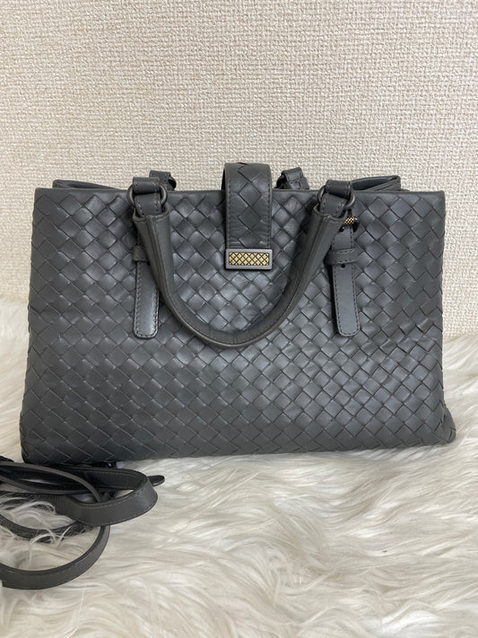 Bottega Veneta Gray Shoulder Bags A-16596