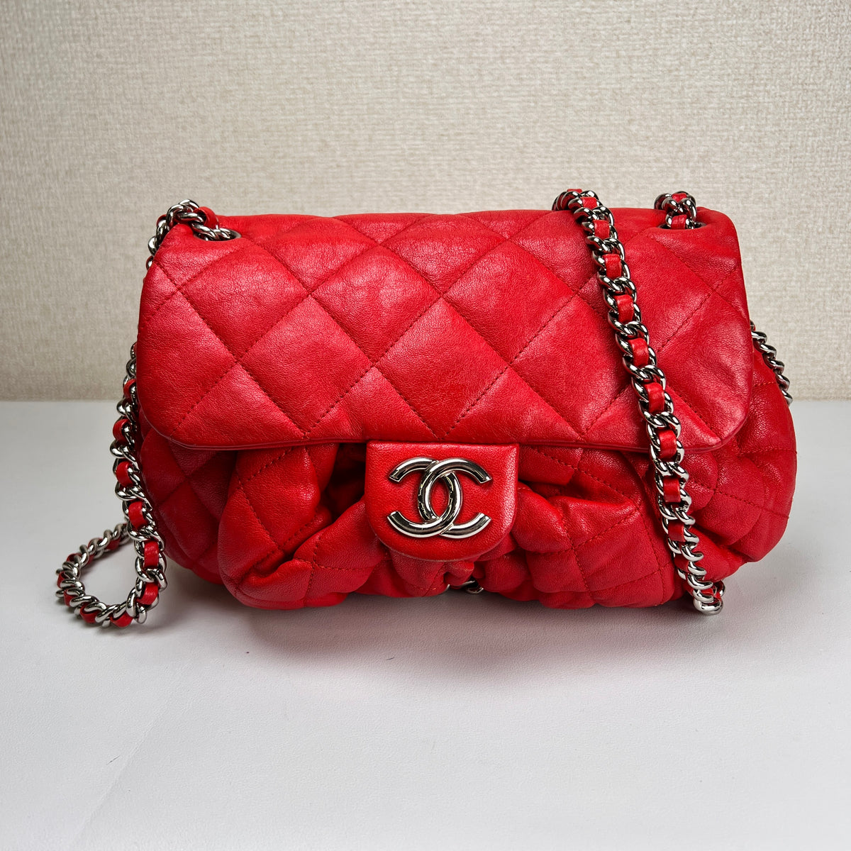 Chanel Red Shoulder Bags A-16604