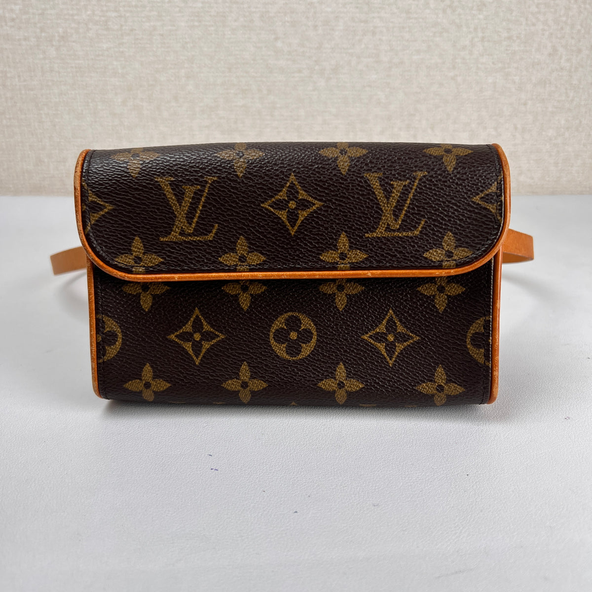 Louis Vuitton Brown Shoulder Bags A-16745