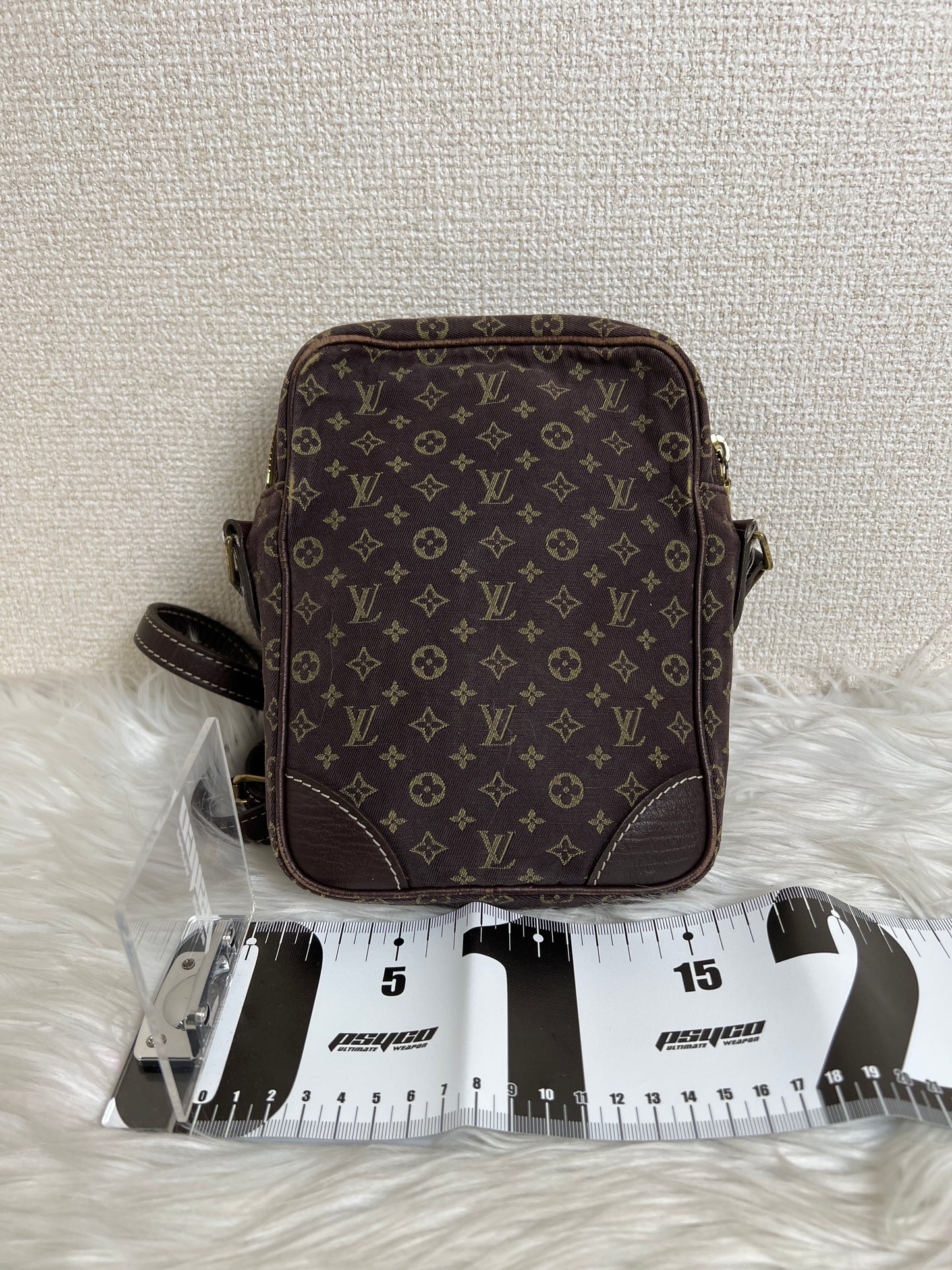 Louis Vuitton Brown Shoulder Bags A-16798