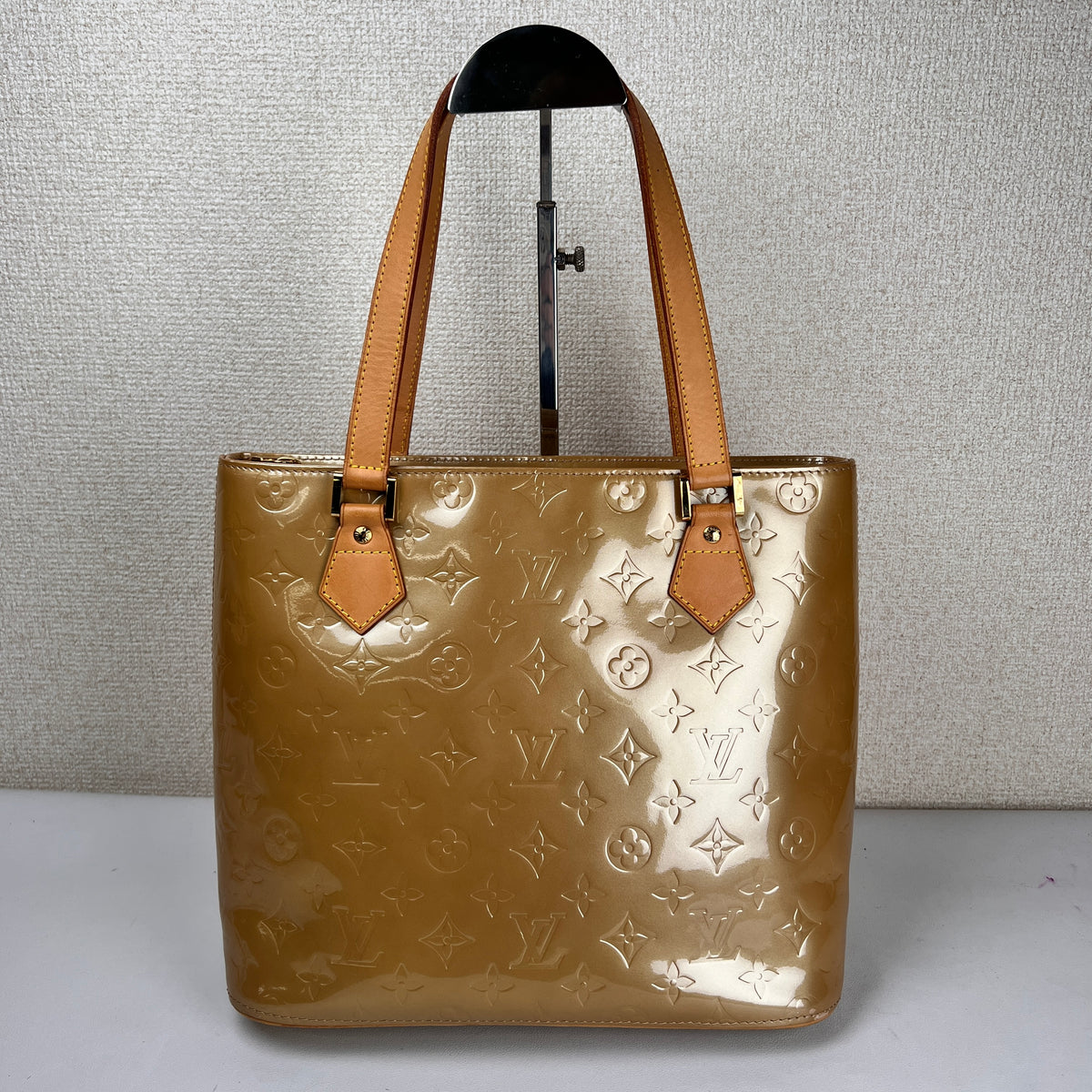Louis Vuitton Beige Handle Bags A-16817