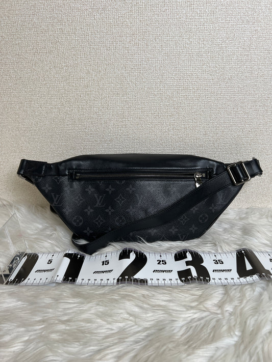 Louis Vuitton Black Shoulder Bags A-16829