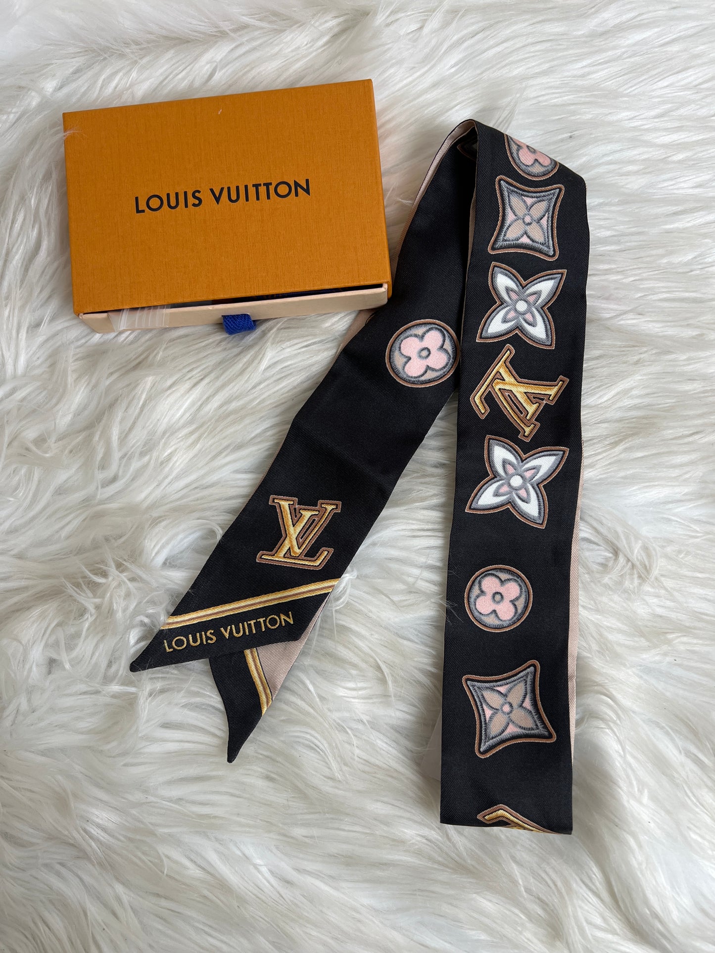 Louis Vuitton Black Hats A-16957