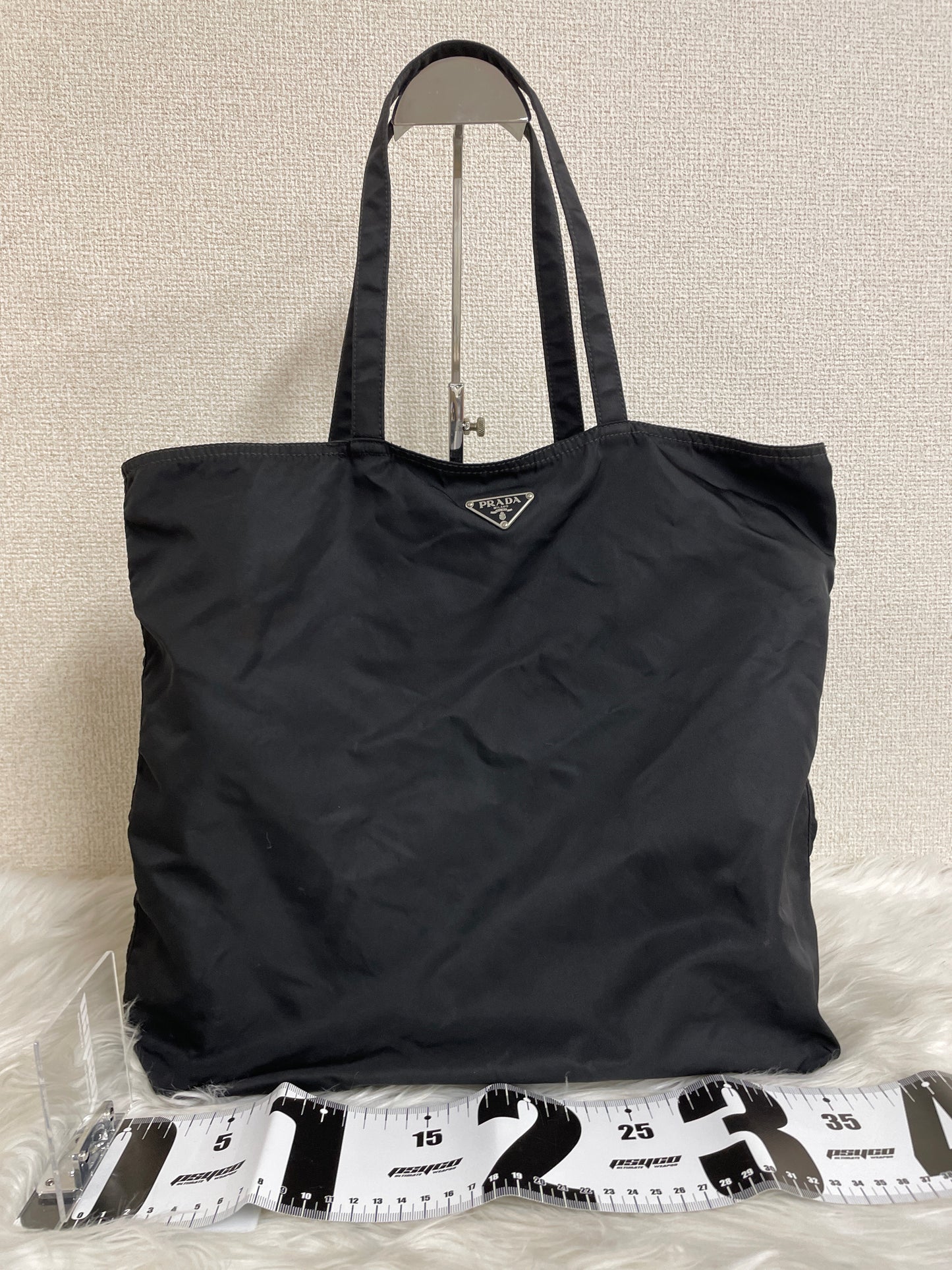 Prada Black Tote Bags A-17019