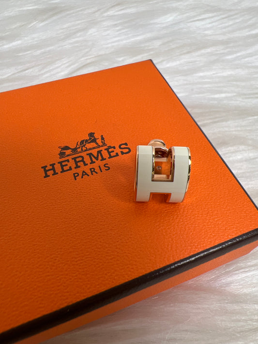 Hermes White Earrings A-17042
